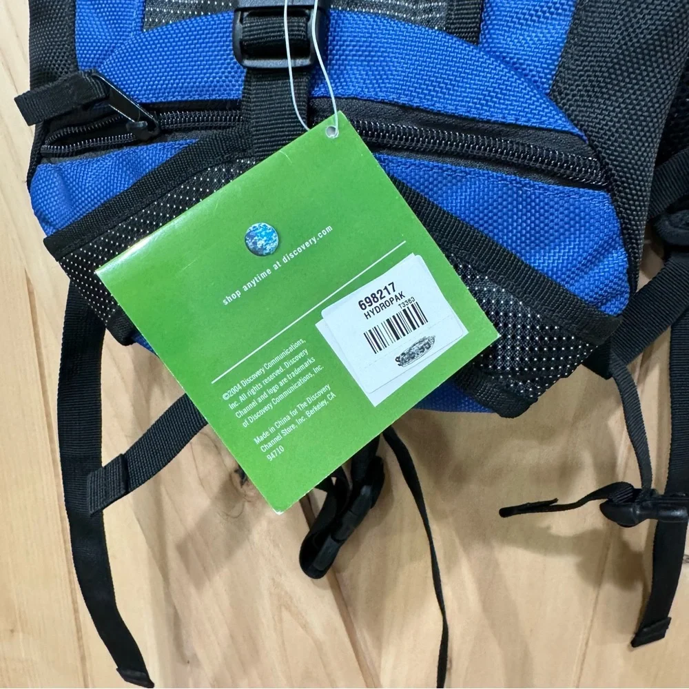 Discovery Channel Hydration Backpack NWT! Blue Camping Hiking Hydropak